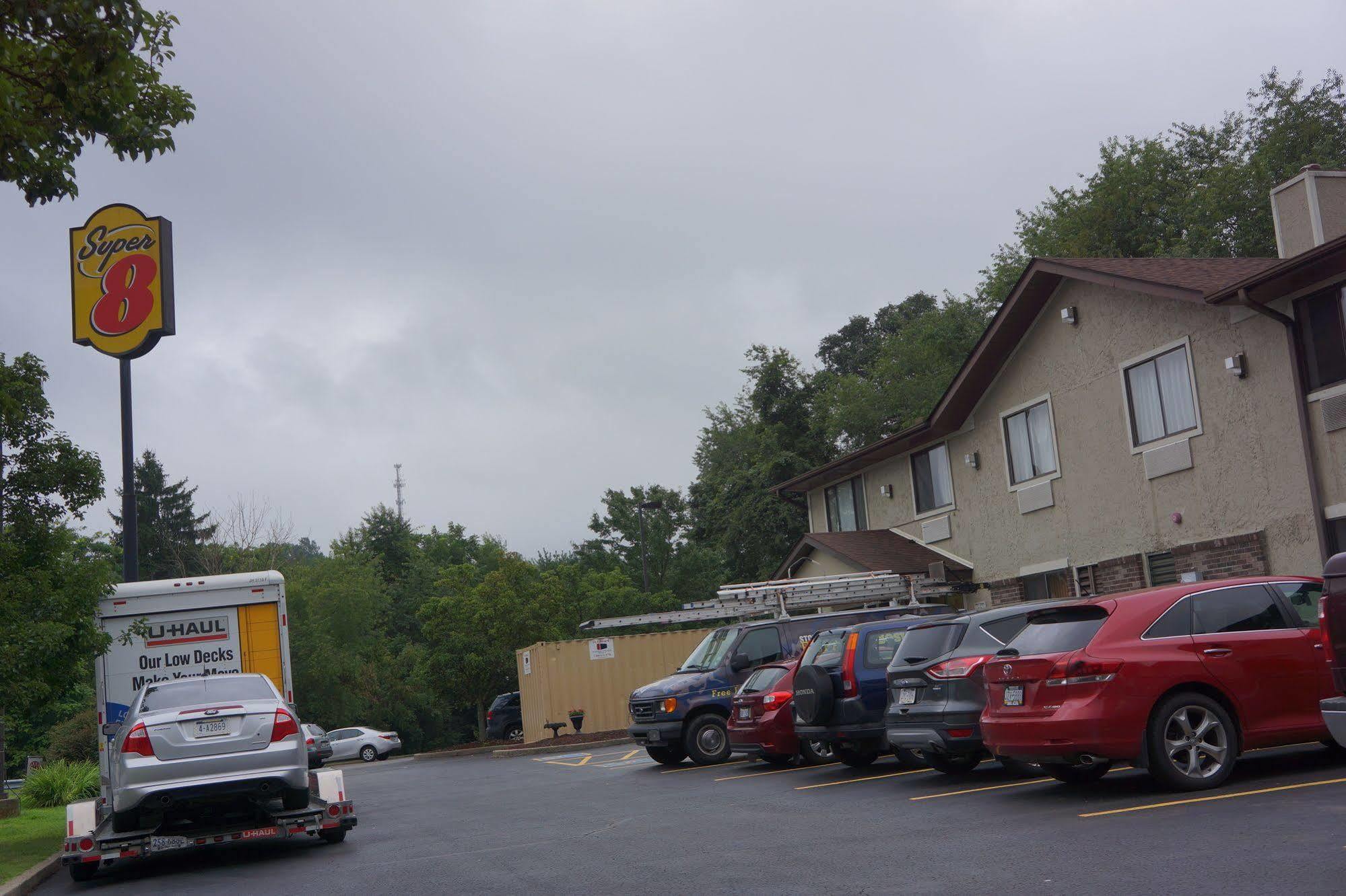 Super 8 By Wyndham Delmont